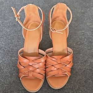 Universal Thread Tan Woven Sandals